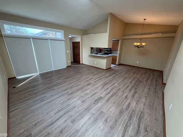 14715 Holly Ct Court, Macomb Twp, MI 48315