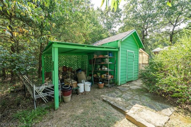 2700 Blue Bird Lane, Poteau, OK 74953