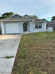 626 103rd AVE N, Naples, FL 34108