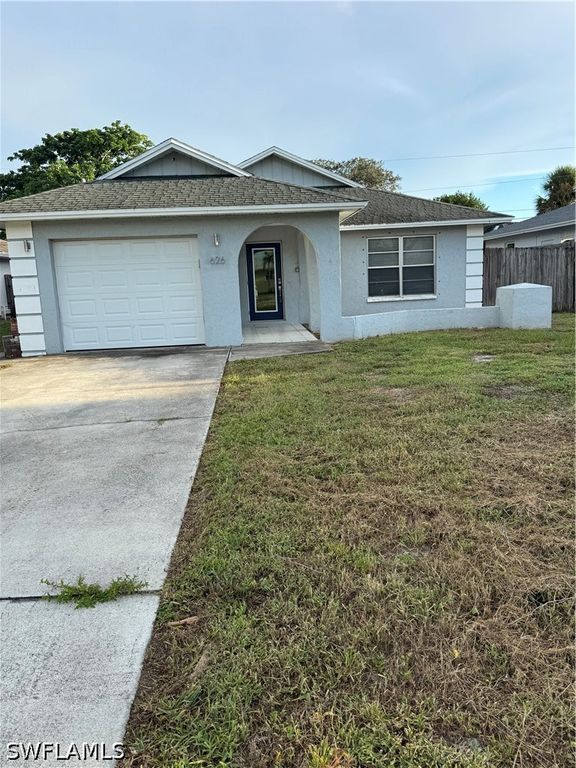 626 103rd AVE N, Naples, FL 34108