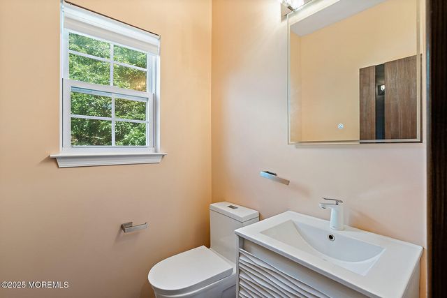 26 Chiswick Court, Jackson, NJ 08527