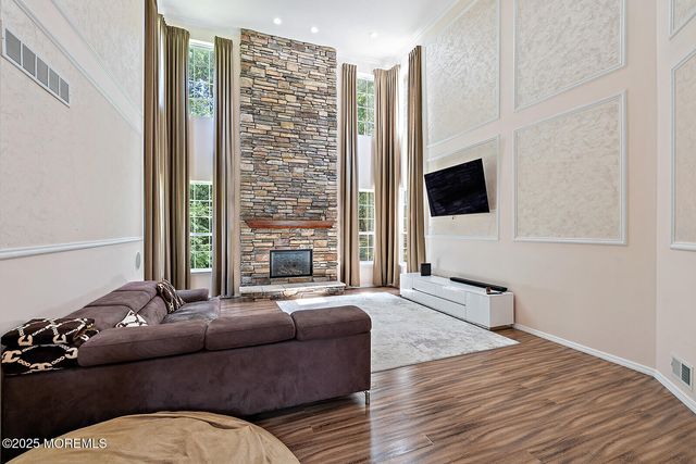 26 Chiswick Court, Jackson, NJ 08527