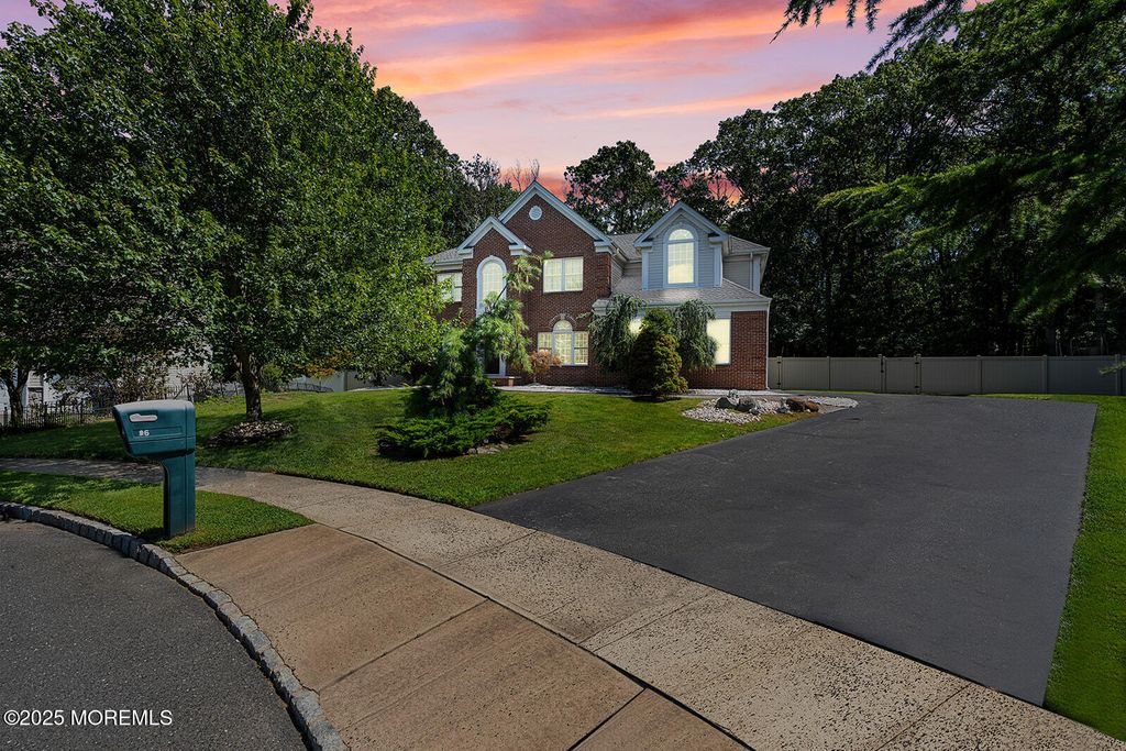 26 Chiswick Court, Jackson, NJ 08527