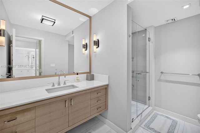 5500 Collins Avenue 702, Miami Beach, FL 33140