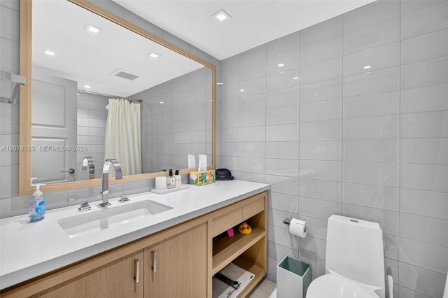 5500 Collins Avenue 702, Miami Beach, FL 33140