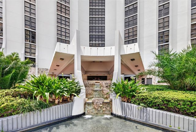 5500 Collins Avenue 702, Miami Beach, FL 33140