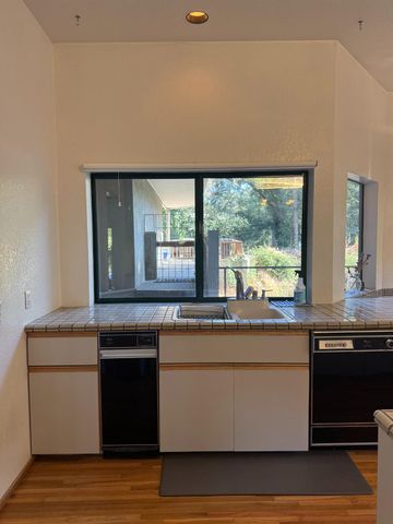 6410 Grant Ave, Carmichael, CA 95608