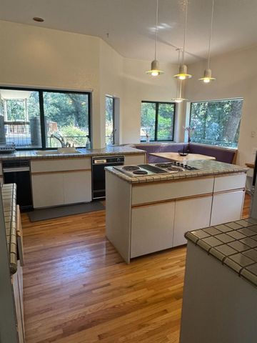 6410 Grant Ave, Carmichael, CA 95608