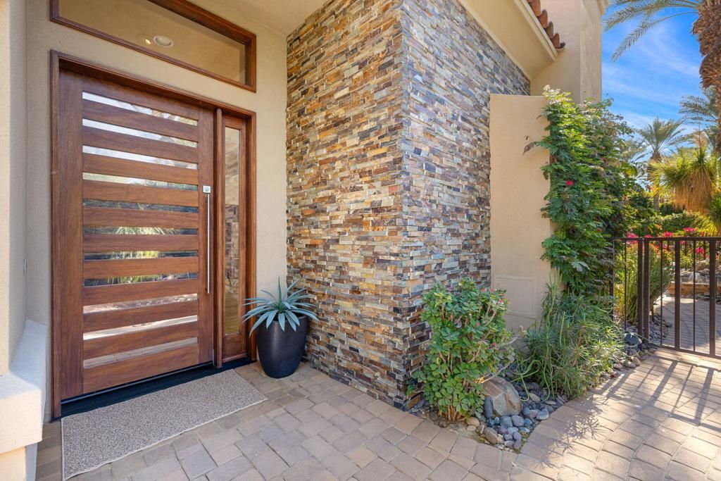 Image 11 of property listing at 435 Falcon View Circle, Palm Desert, CA 92211