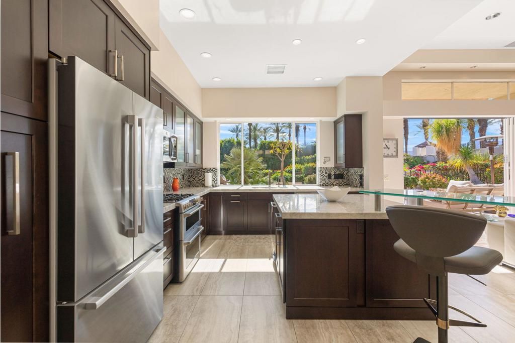 Image 23 of property listing at 435 Falcon View Circle, Palm Desert, CA 92211