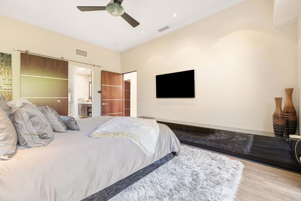 Image 34 of property listing at 435 Falcon View Circle, Palm Desert, CA 92211