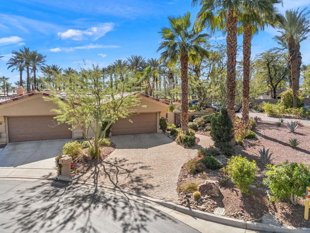 Image 47 of property listing at 435 Falcon View Circle, Palm Desert, CA 92211