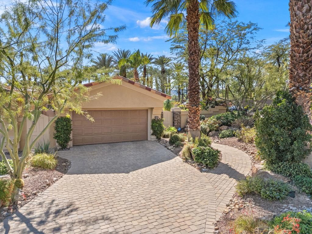 Image 7 of property listing at 435 Falcon View Circle, Palm Desert, CA 92211