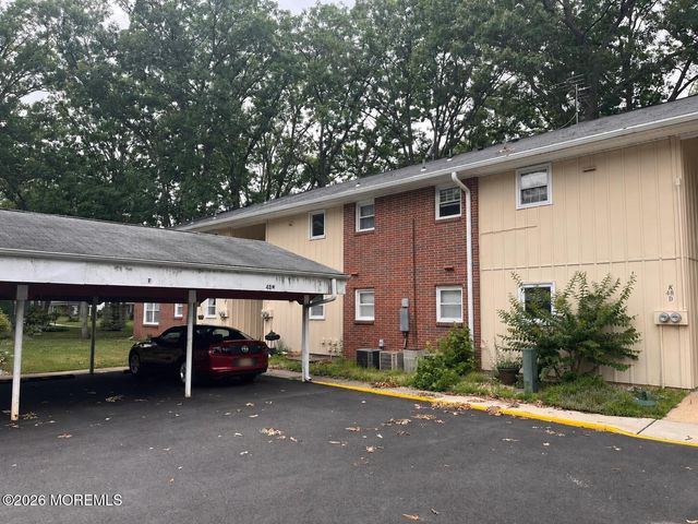 48E Cambridge Court, Lakewood, NJ 08701