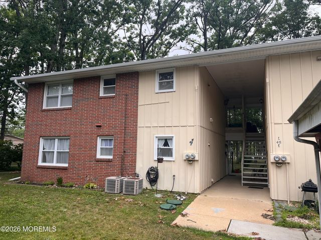 48E Cambridge Court, Lakewood, NJ 08701