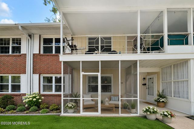 48E Cambridge Court, Lakewood, NJ 08701