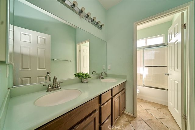 651 Victorian Hill Drive, Perris, CA 92570