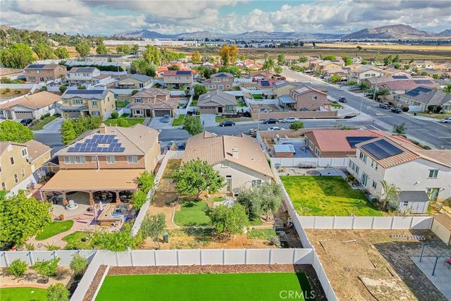 651 Victorian Hill Drive, Perris, CA 92570
