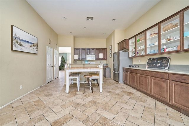 651 Victorian Hill Drive, Perris, CA 92570