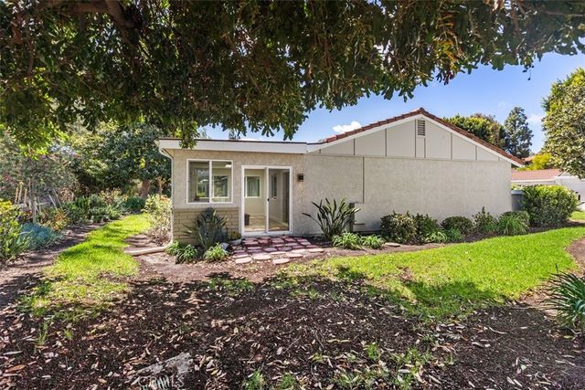 3268 San Amadeo A, Laguna Woods, CA 92637