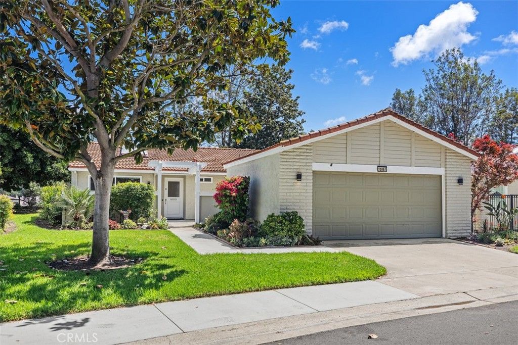 3268 San Amadeo A, Laguna Woods, CA 92637