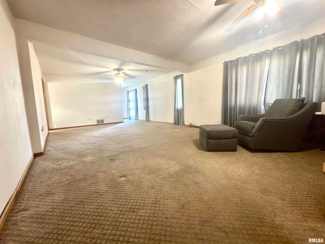 5158 LOVEJOY Road, Rochester, IL 62653