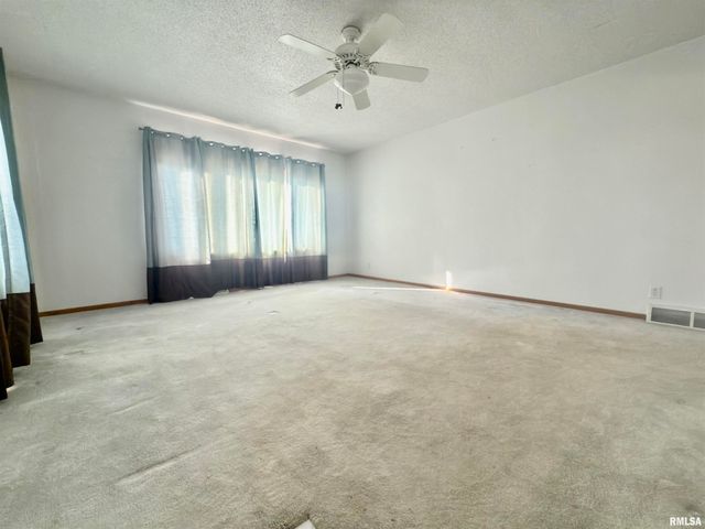 5158 LOVEJOY Road, Rochester, IL 62653