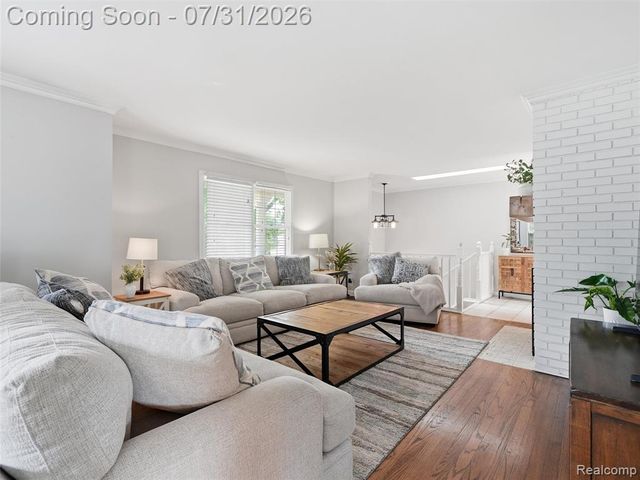 138 Aintree Road, Rochester, MI 48306