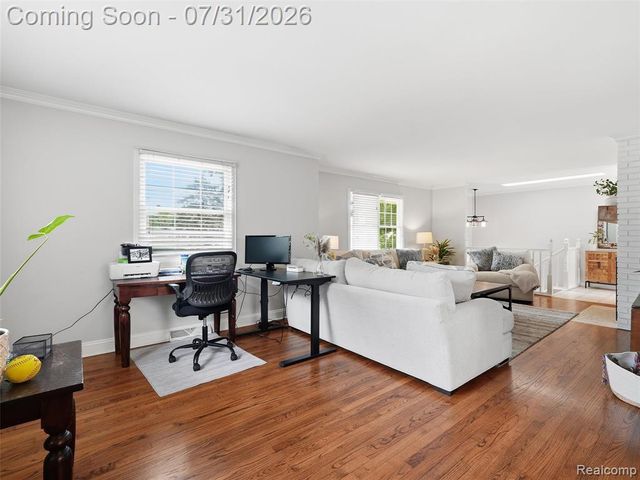 138 Aintree Road, Rochester, MI 48306