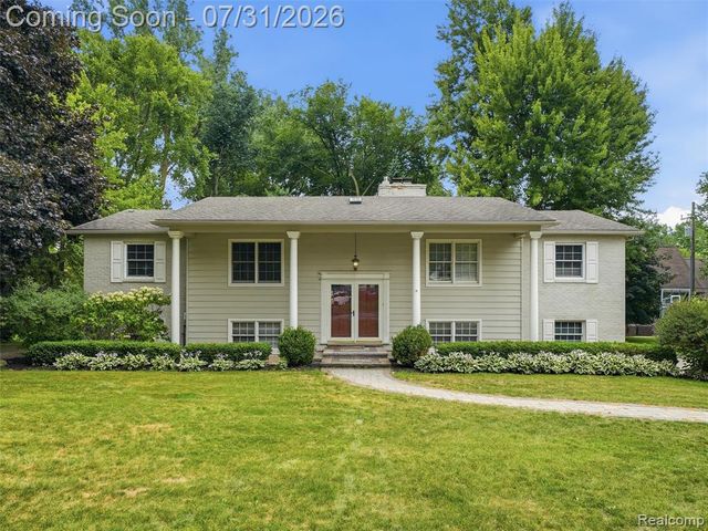 138 Aintree Road, Rochester, MI 48306