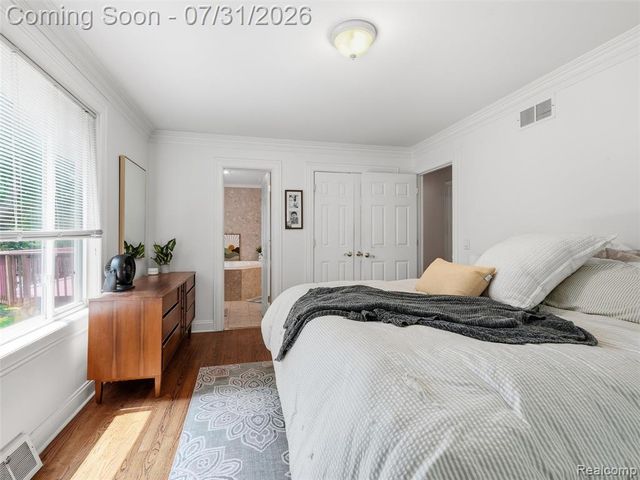 138 Aintree Road, Rochester, MI 48306