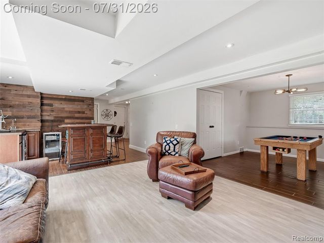 138 Aintree Road, Rochester, MI 48306