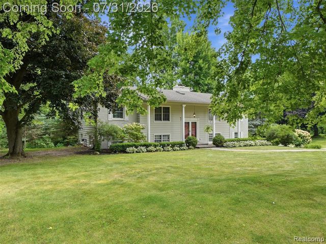 138 Aintree Road, Rochester, MI 48306