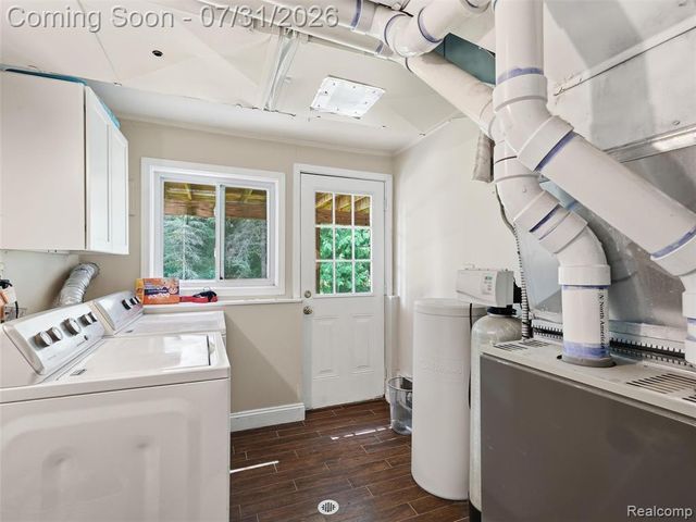 138 Aintree Road, Rochester, MI 48306