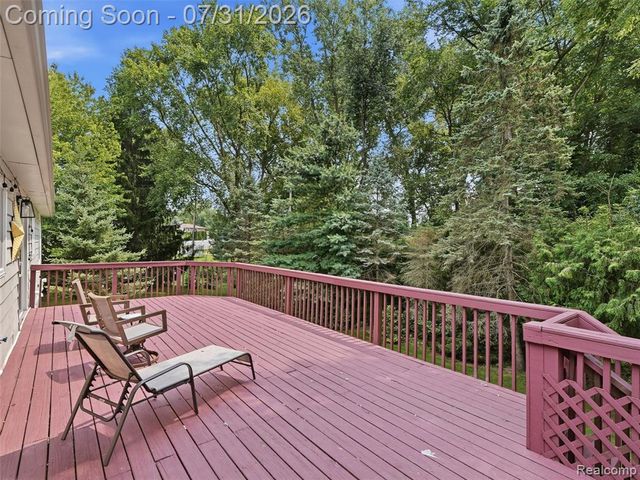 138 Aintree Road, Rochester, MI 48306