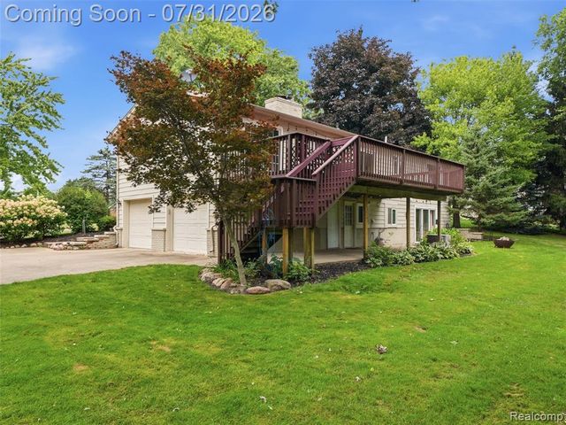 138 Aintree Road, Rochester, MI 48306