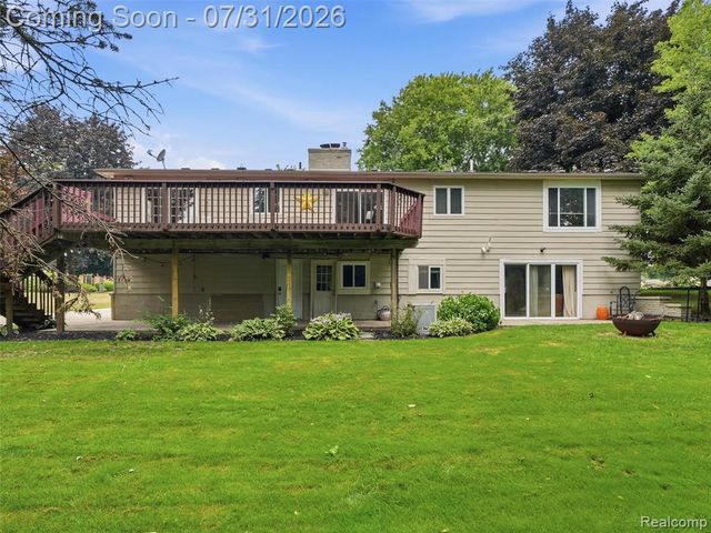 138 Aintree Road, Rochester, MI 48306
