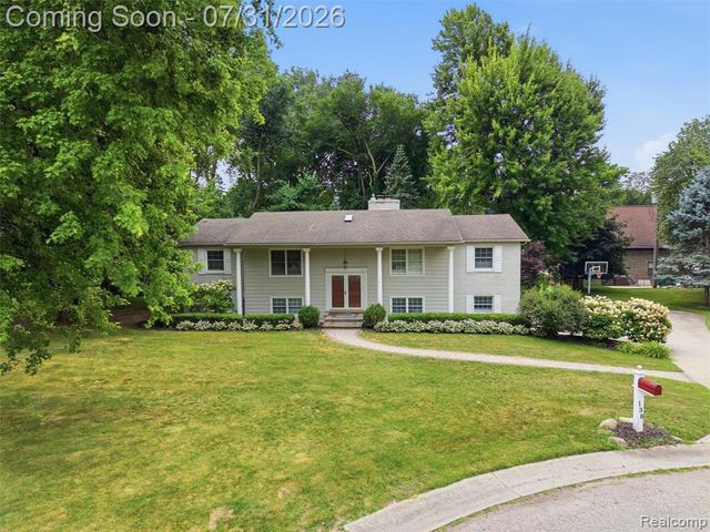 138 Aintree Road, Rochester, MI 48306