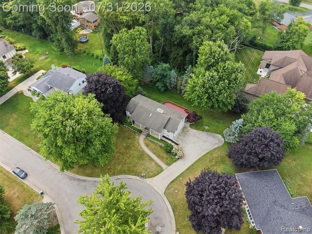 138 Aintree Road, Rochester, MI 48306
