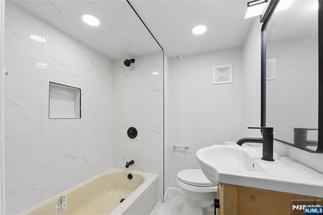 14 John Court, Clifton, NJ 07013