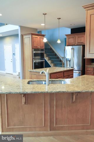 936 WETHERBURN DR, York, PA 17404