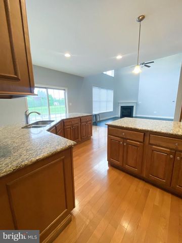 936 WETHERBURN DR, York, PA 17404