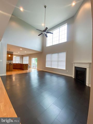 936 WETHERBURN DR, York, PA 17404