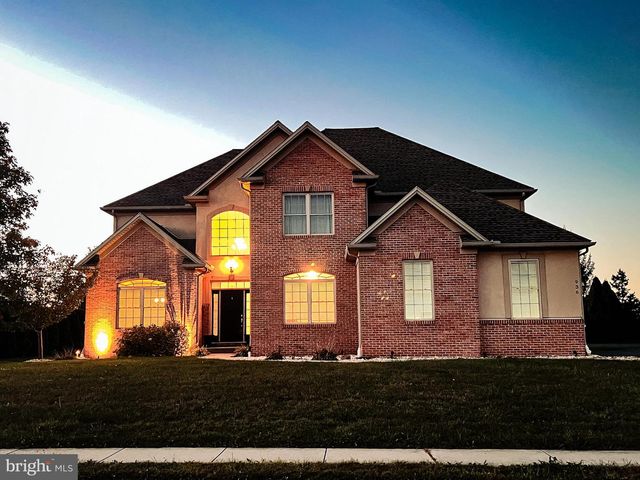 936 WETHERBURN DR, York, PA 17404