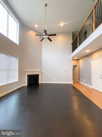 936 WETHERBURN DR, York, PA 17404
