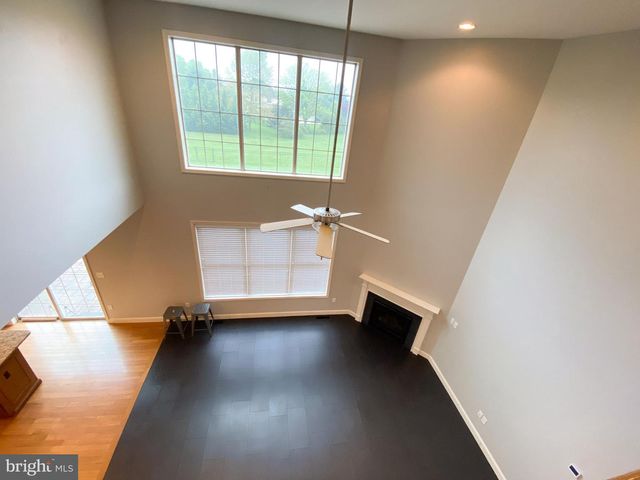 936 WETHERBURN DR, York, PA 17404