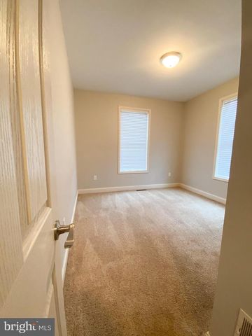 936 WETHERBURN DR, York, PA 17404