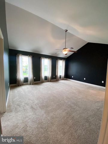 936 WETHERBURN DR, York, PA 17404