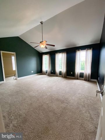 936 WETHERBURN DR, York, PA 17404
