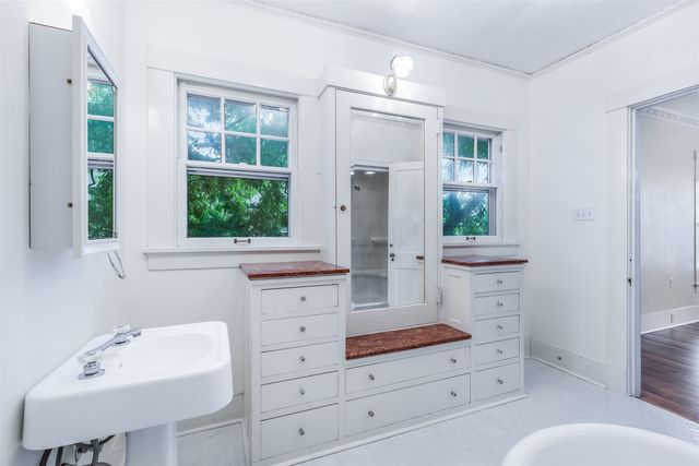 721 W Washington Street, Sherman, TX 75092